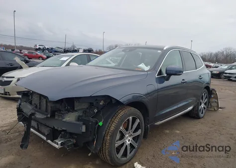 2021 Volvo Xc60 Recharge Plug-In Hybrid T8 Inscription z USA, uszkodzony, nr VIN YV4BR0DL2M1675445